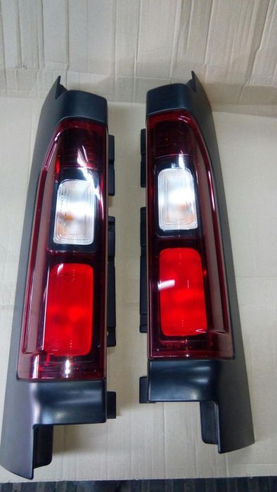 Задні фанарі Reno Trafik 3,Opeli Vivaro Nissan NV300 2015-2018рік