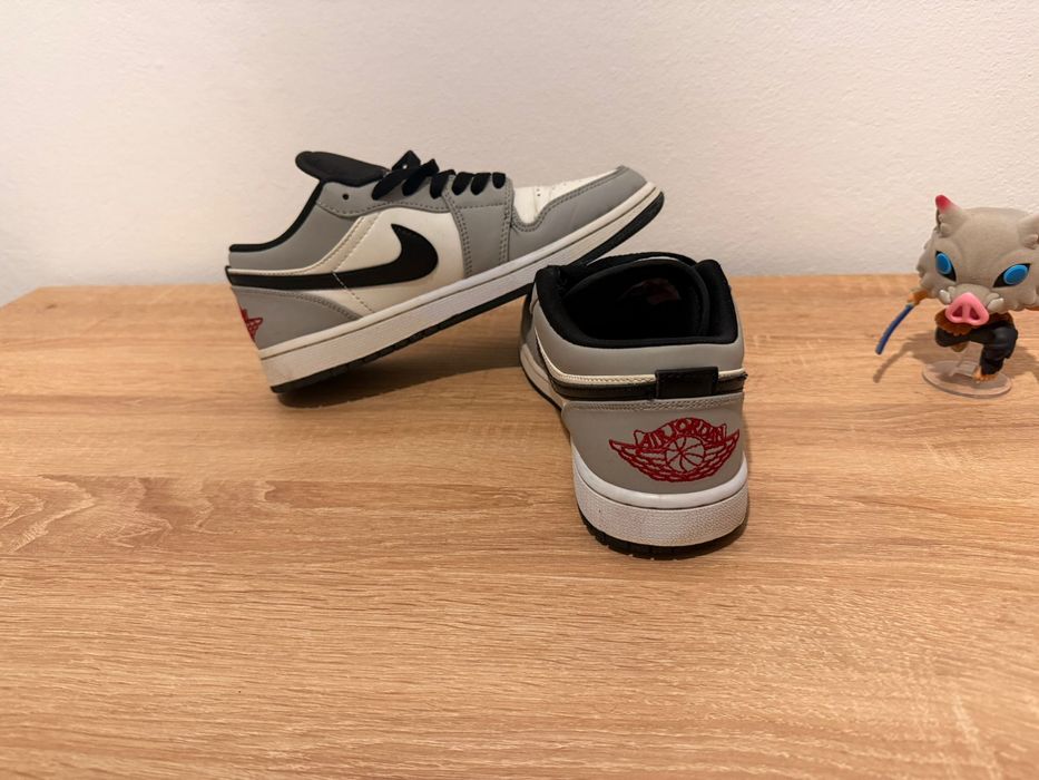 Air Jordan 1 low  light smoke grey