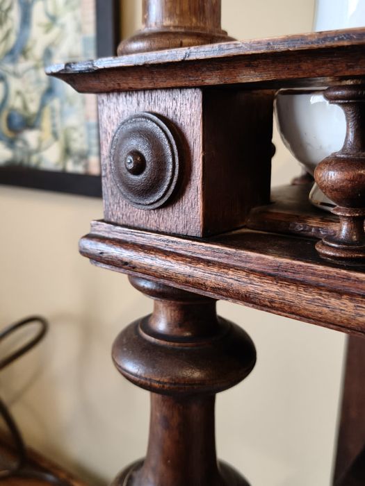 Louceiro detalhado antigo