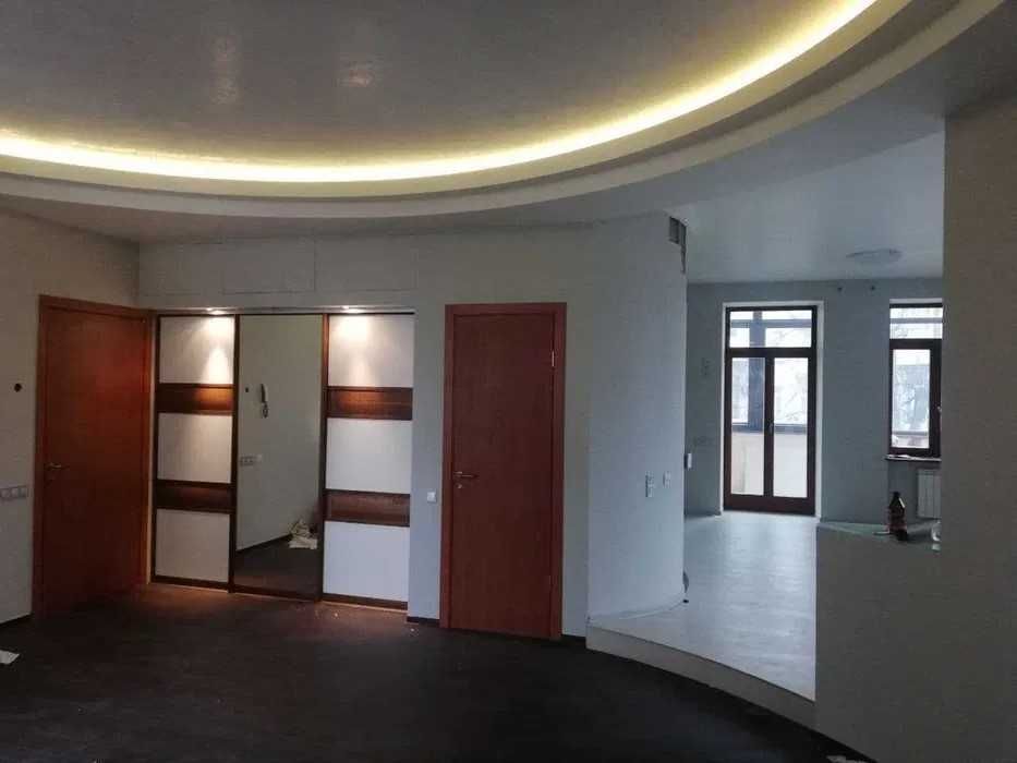 Простора 2к квартира офіс 139м Велика Васильківська 18 Центр!