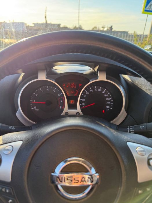 Ніссан Жук Nissan Juke