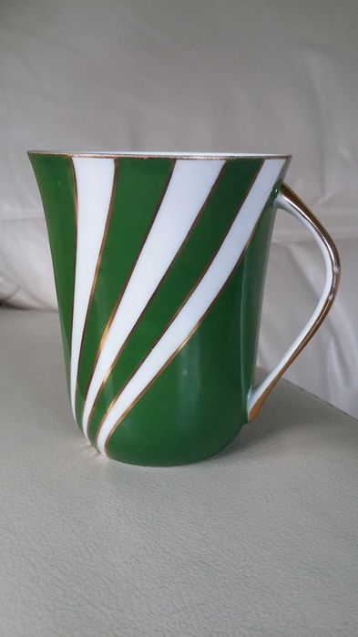 1960 r. Porcelanowa filiżanka z serwisu Ćmielów Krokus W. Potacki