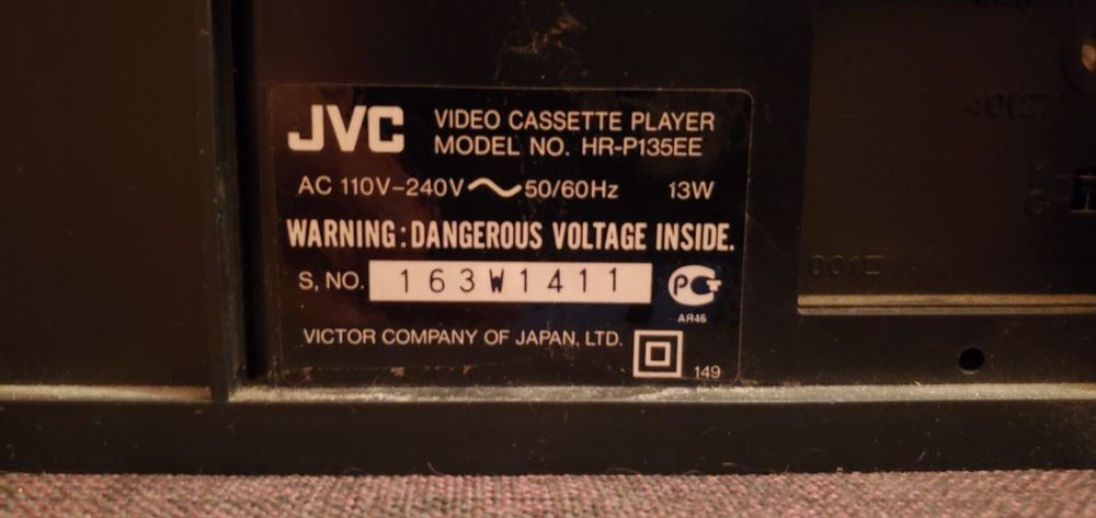 Відеомагнітофон JVC P135EE