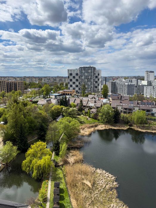 2-кімнатна квартира біля озера в ЖК «Lake View», вул. Володимира Великого, 2А — без комісії