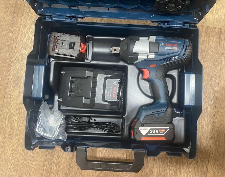 Акумуляторний ударний гайковерт Bosch GDS 18V-1050 H Professional 2акб