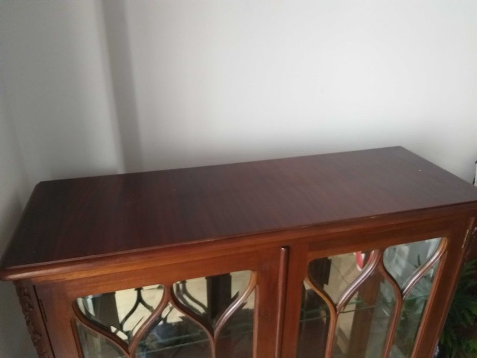 Cristaleira em muito bom estado