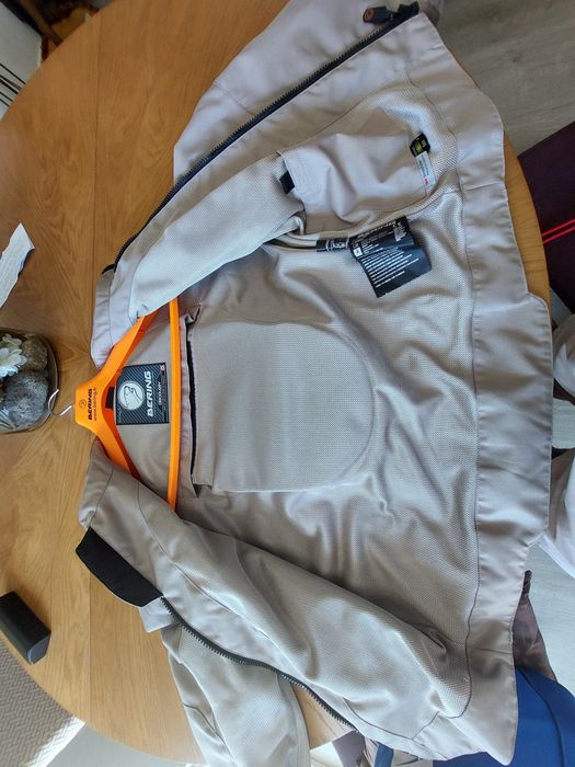 Vendo Blusao Bering verão super ventilado XL