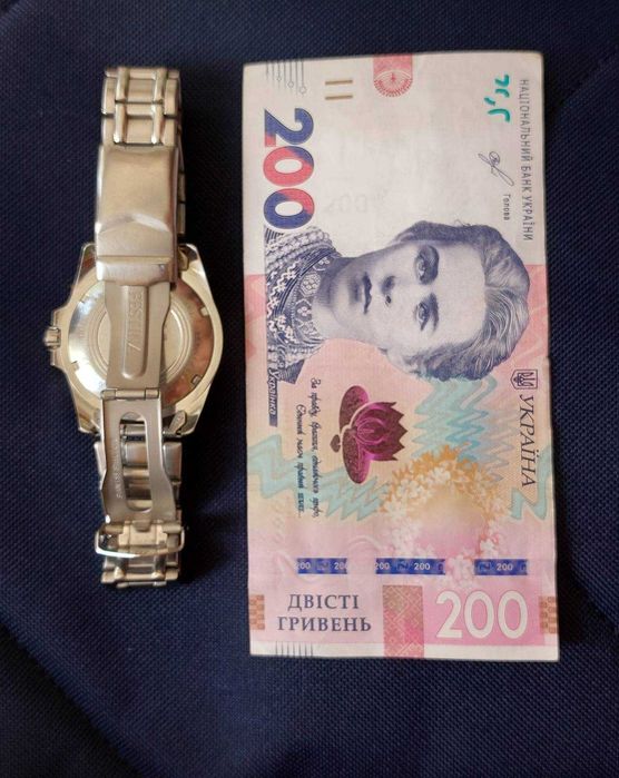 Чоловічий годинник б/у у відмінному стані — доступна ціна