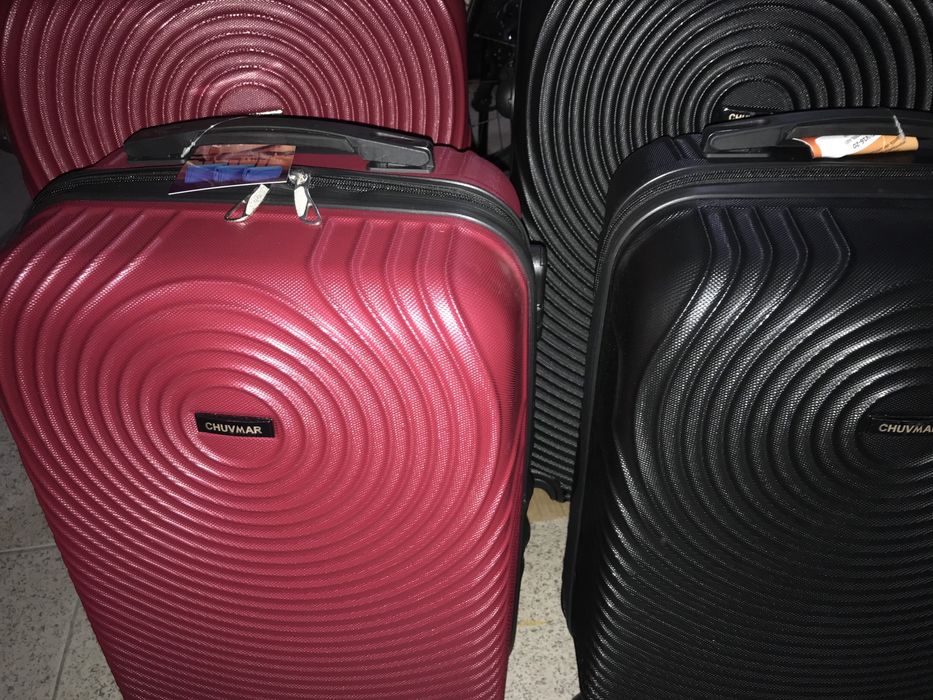 Malas de viagem em fibra, novas sem uso.