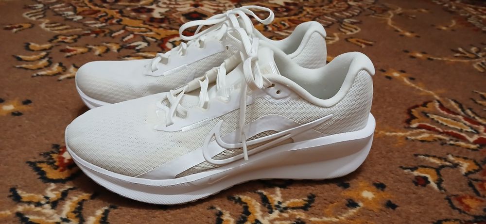 Кросівки Nike, білі