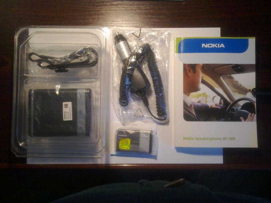 Продам Bluetooth-гарнитуру Nokia HF-300