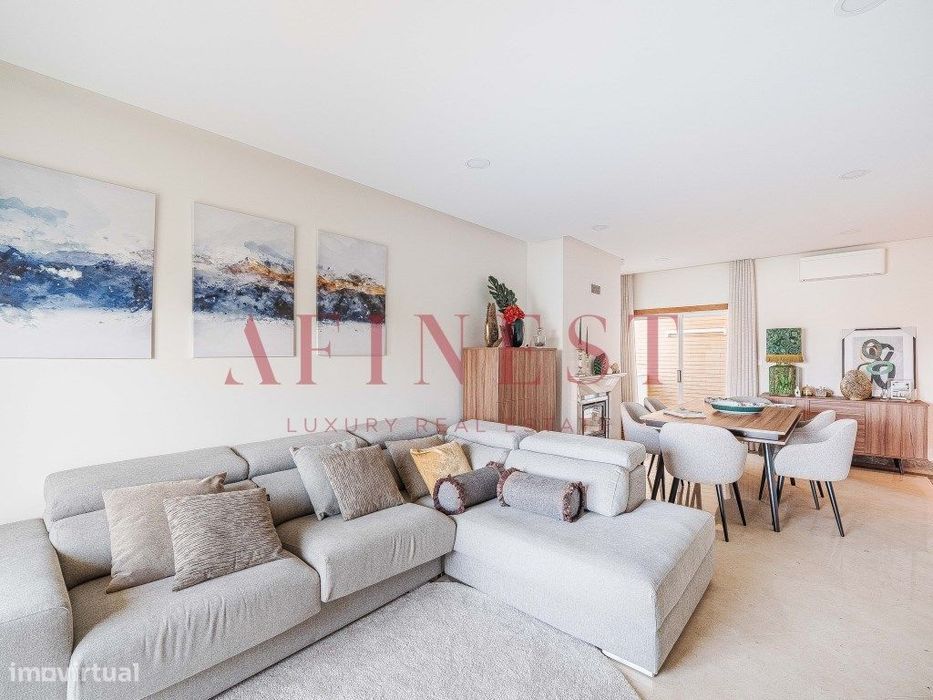 Apartamento T2 em Alcabideche com Excelente Exposição Solar e Áreas...