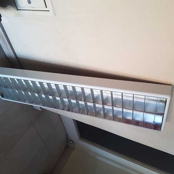 Armadura com 2 Lampadas Fluorescentes 1,20