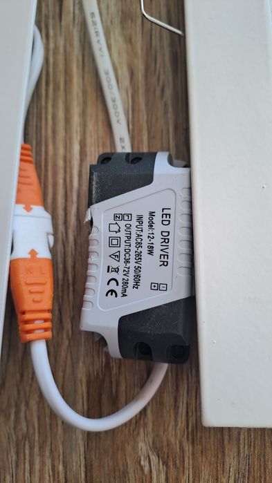 3 panele LED sufitowe 18 W podtynkowe