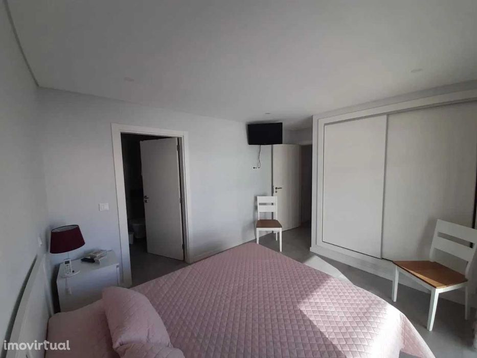 T2 com ar condicionado e WIFI junto à praia