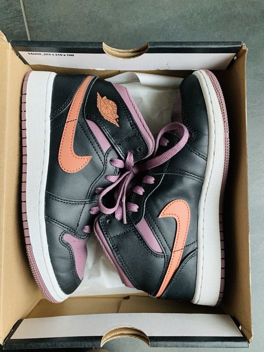 Кросівки ШКІРА Nike  36 р.