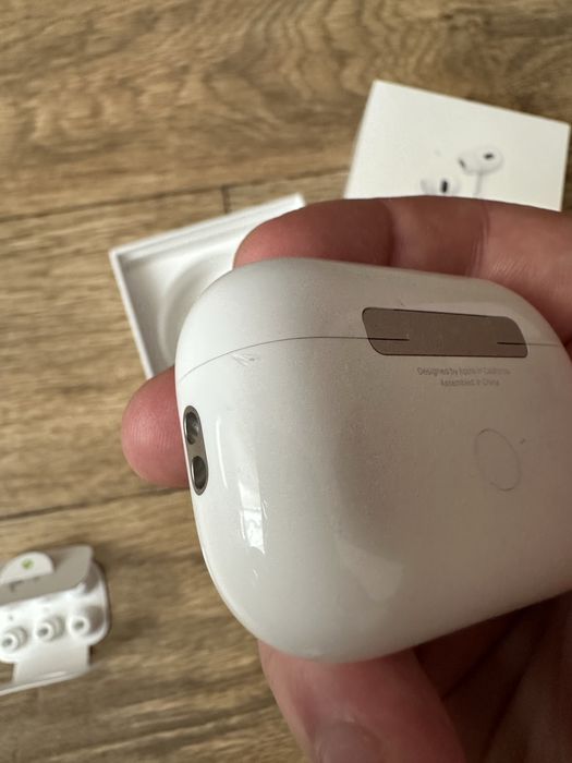 AirPods Pro 2 (2nd generation) with MagSafe. Стан і батарея супер!