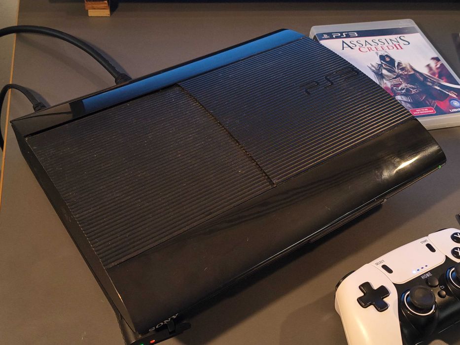 Playstation 3 + 3 jogos + comando