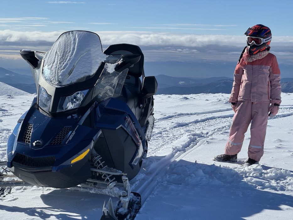 Снігохід  BRP ski-doo grand touring  1200 4-tec