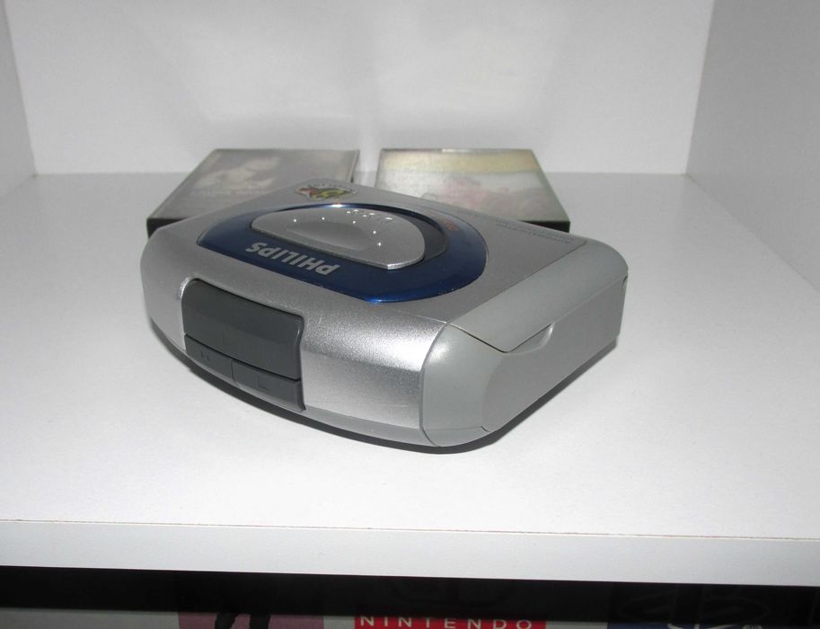 Phillips walkman cassete Player + 2 Tapes