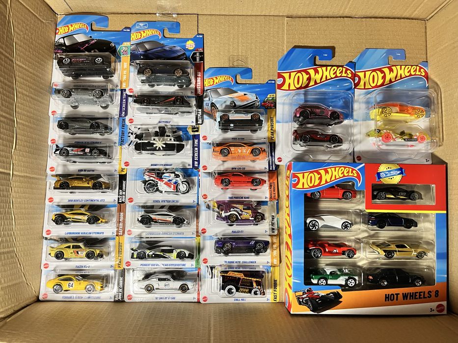 Hot wheels variados