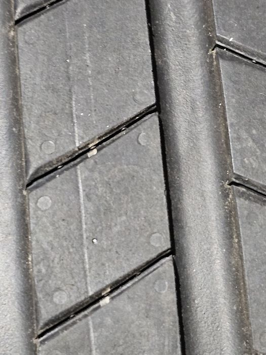 255/45/20 + 235/50/20 (2423) Bridgestone  Lato