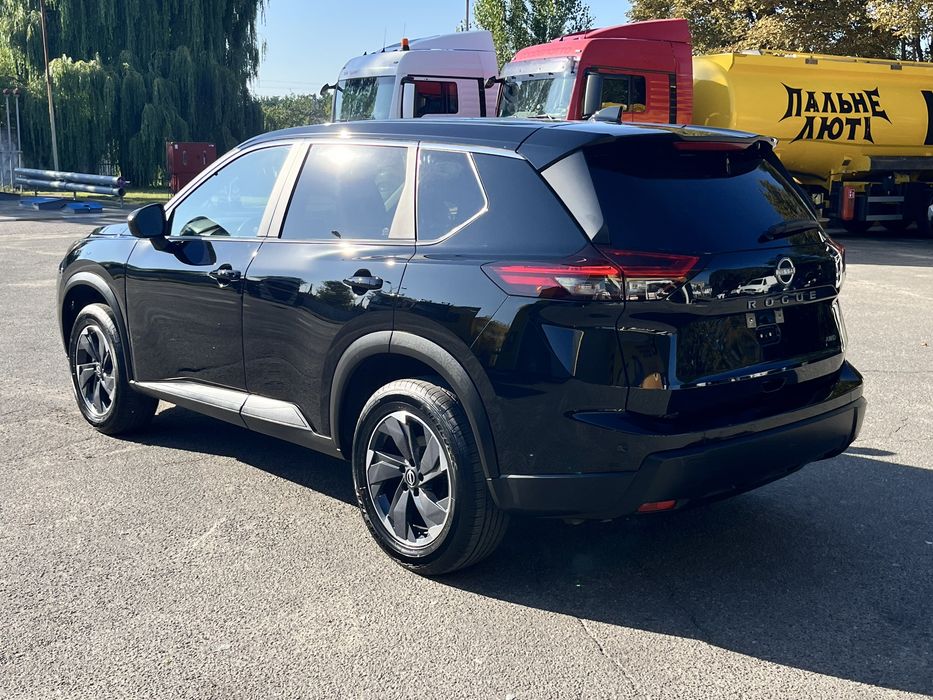 Nissan Rogue SV awd 2025p гарний стан авто