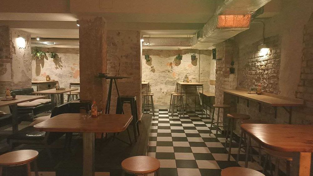 Na sprzedaż – bar w centrum Warszawy