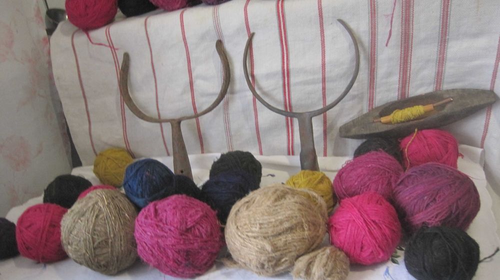 зібрання предметів вжитку минувшини нитки намотувач клубки чесач рогач