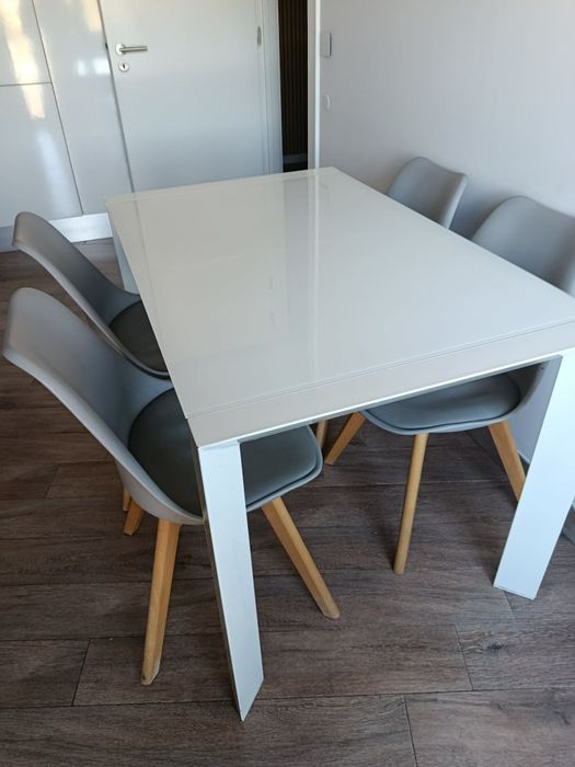 Mesa vidro + 4 cadeiras