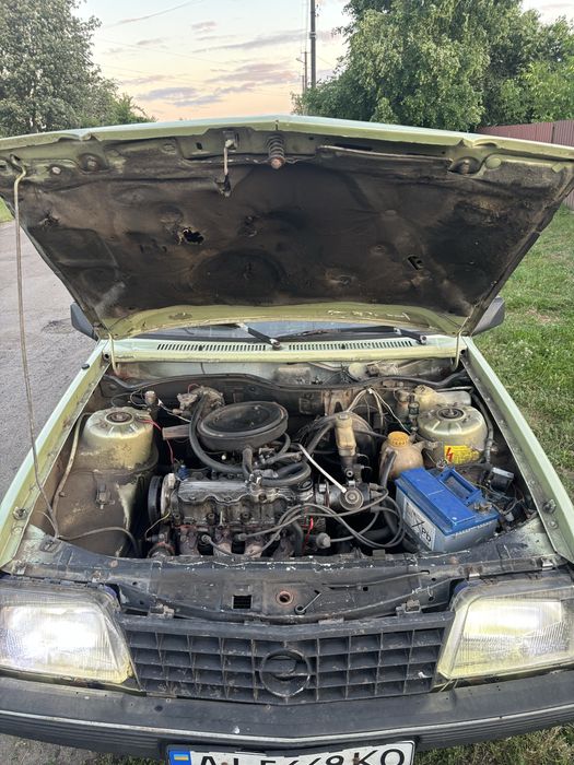 Opel Ascona 1.6 газ/бензин