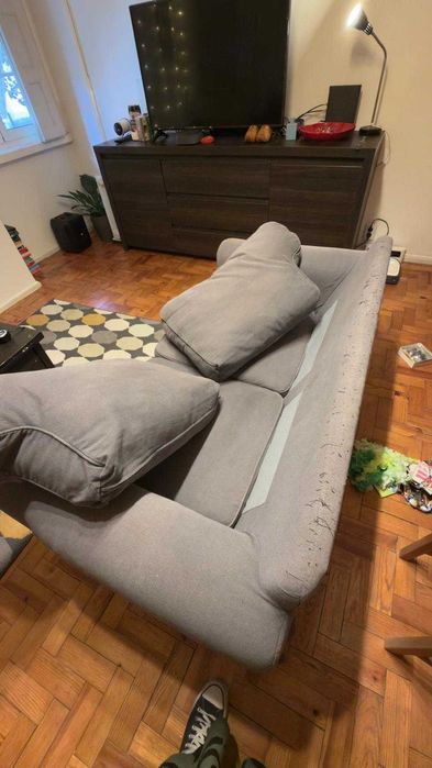 Sofá usado com 2 capas amovíveis