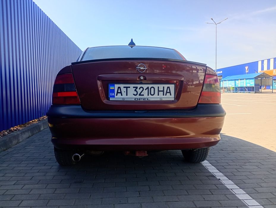 Хороший надійний автомобіль