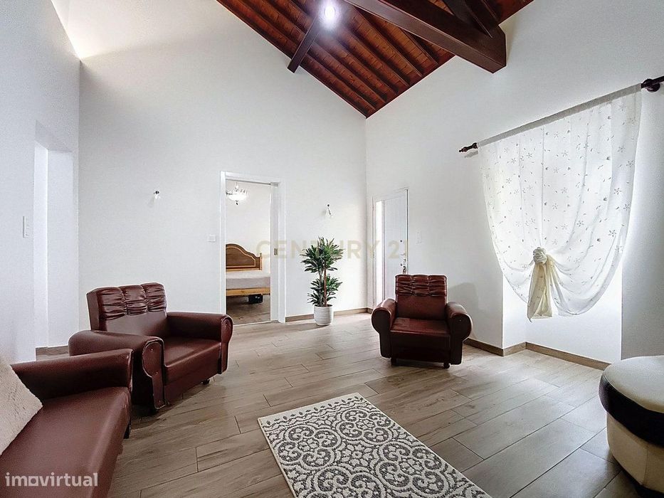 Encantadora Moradia T2 com Jardim em Ponta Delgada