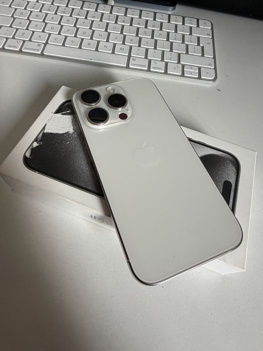 Bateria 95% iPhone 15 Pro 128gb White Titanium Idealny