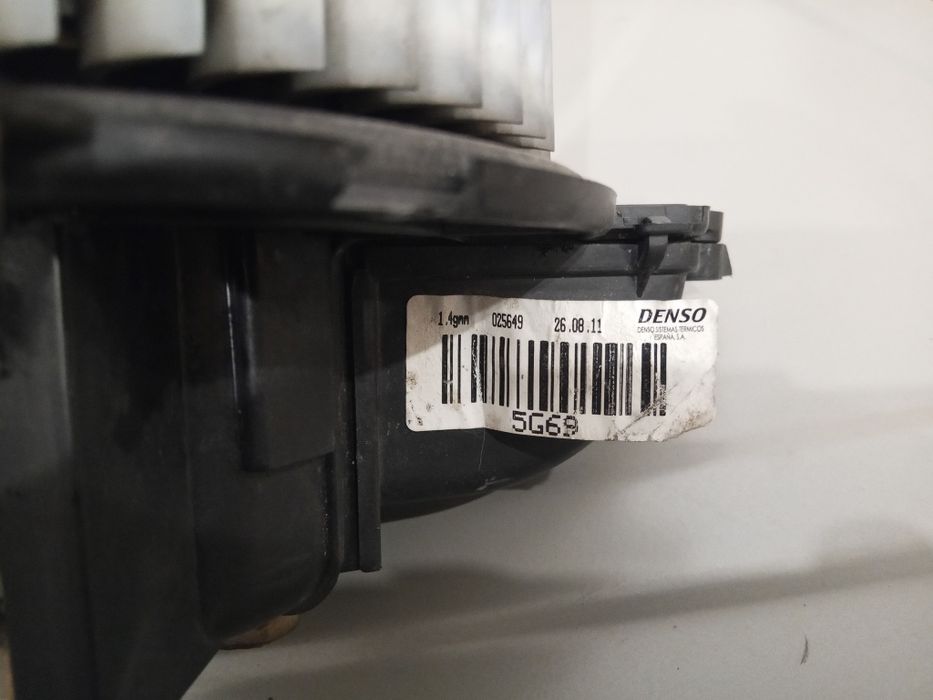 Моторчик печки отопителя Пежо партнёр 2