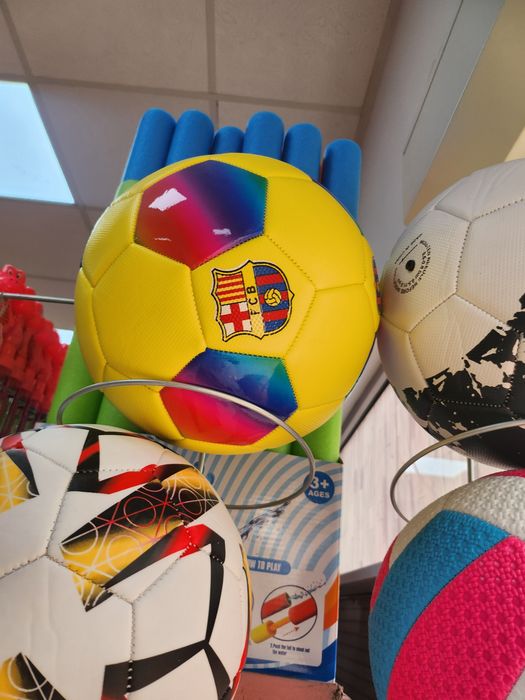 Piłka nożna FC Barcelona żółta Rainbow – piłka treningowa rozmiar 5 dla dzieci i młodzieży