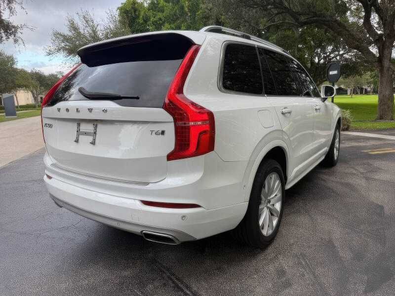 2018 Volvo XC90 T6 Momentum