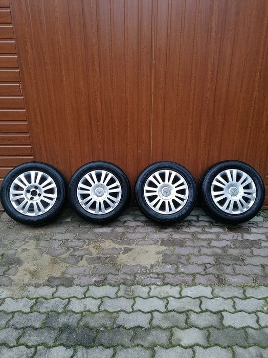 Komplet aluminiowych felg z oponami 16 cali