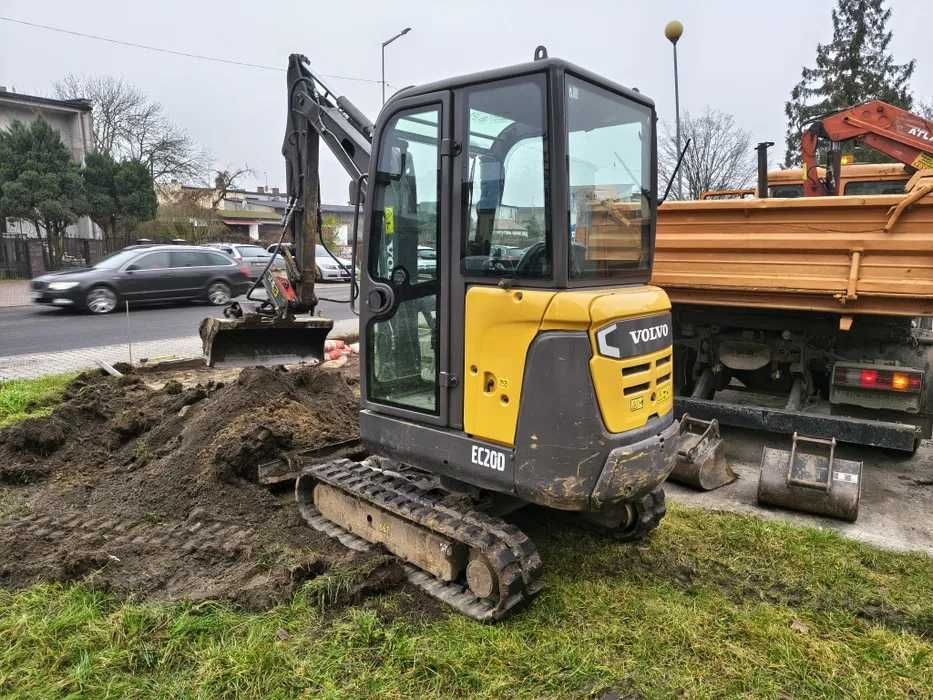 Wynajem   Usługi Minikoparka 2t  ramię long