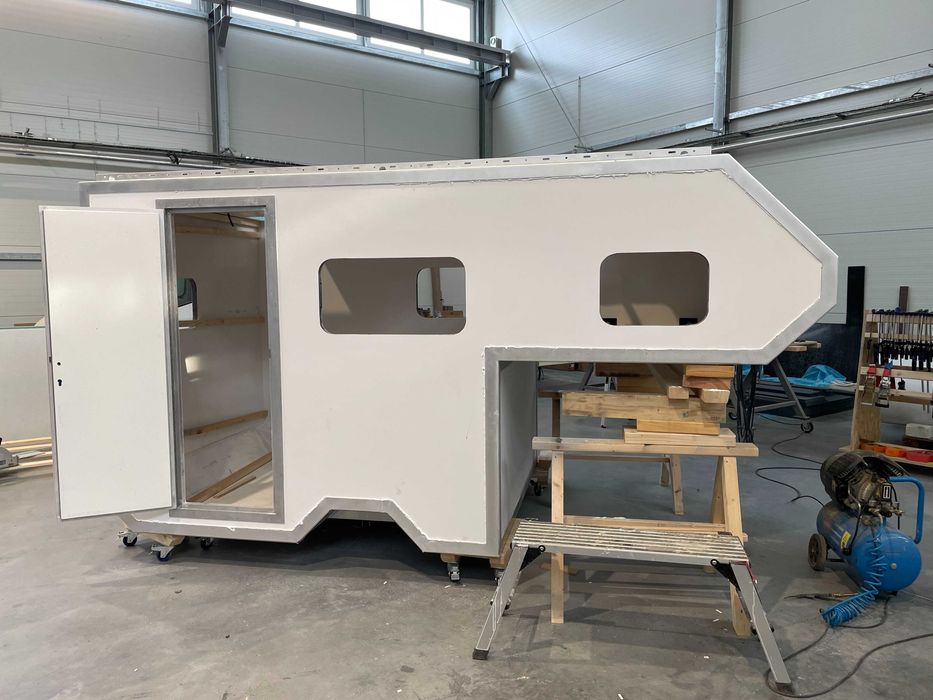 KAMPER_ Zabudowa Toyotai_BUDOWA KAMPERA_Wyprawowy