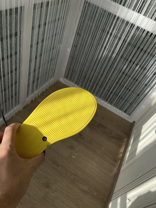 Босоніжки шкіряні