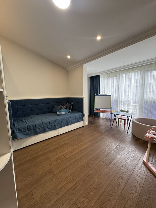 Продаж 4-х кімнатної квартири 140м2 Голосіївський Торг