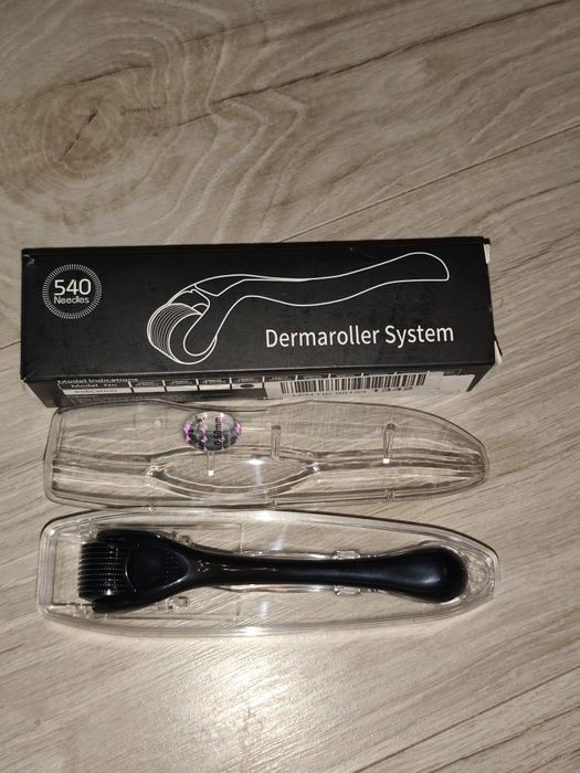 Urządzenie do usuwania zaskórników + dermaroller