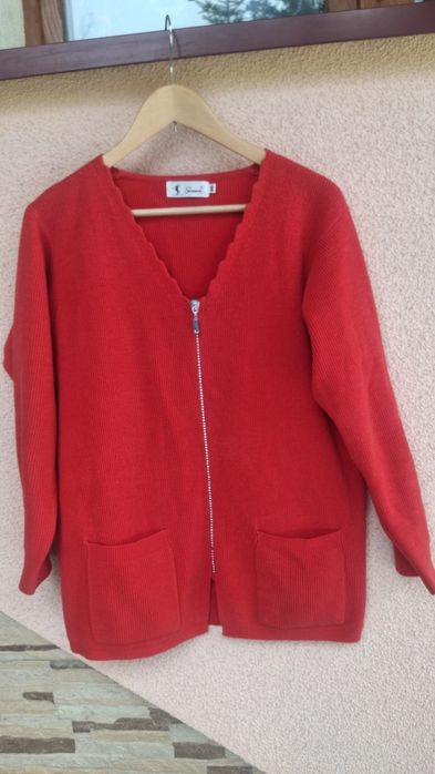 Sewter czerwony rozmiar XL