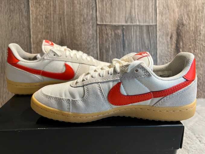 Buty, trampki Nike Field General 38,5