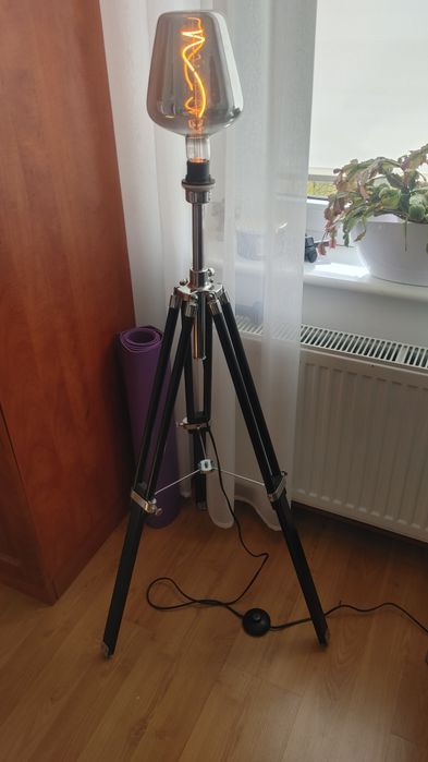 Lampa podłogowa Tripod