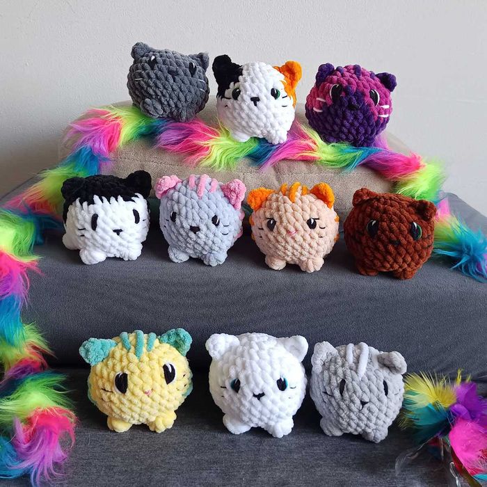 Kluskotek - kotek kluska na szydełku - biały mięciutki gniotek