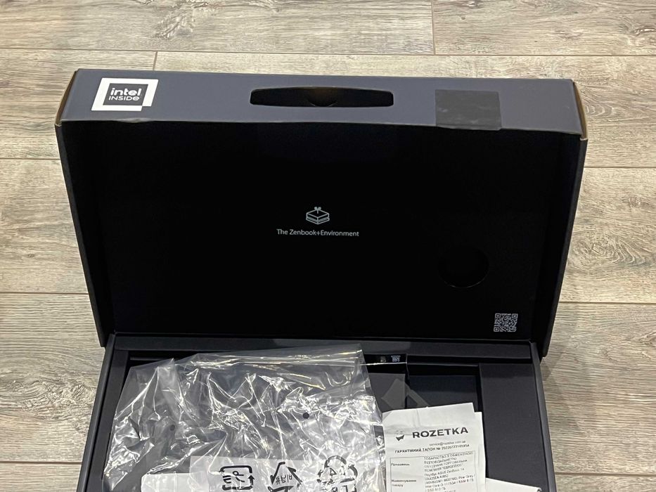 Продам ноутбук ASUS ZenBook 14 (i3-1115G4 / RAM 8 / SSD 512)