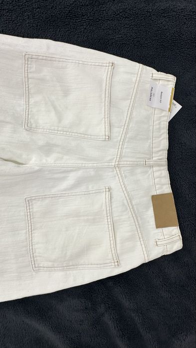 Pull&Bear білі мішкуваті джинси з текстурою